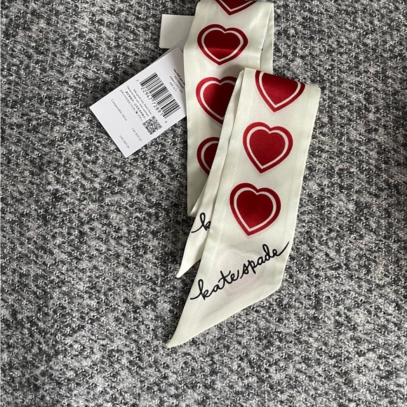 Kate Spade NWT Red Heart Crossbody, Wallet & Scarf - Picture 2 of 6